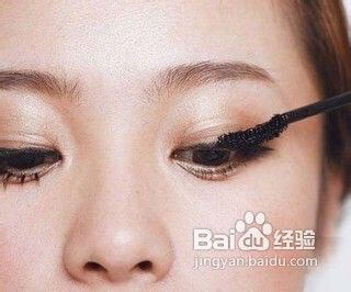how-to-paste-false-eyelash-fast-second